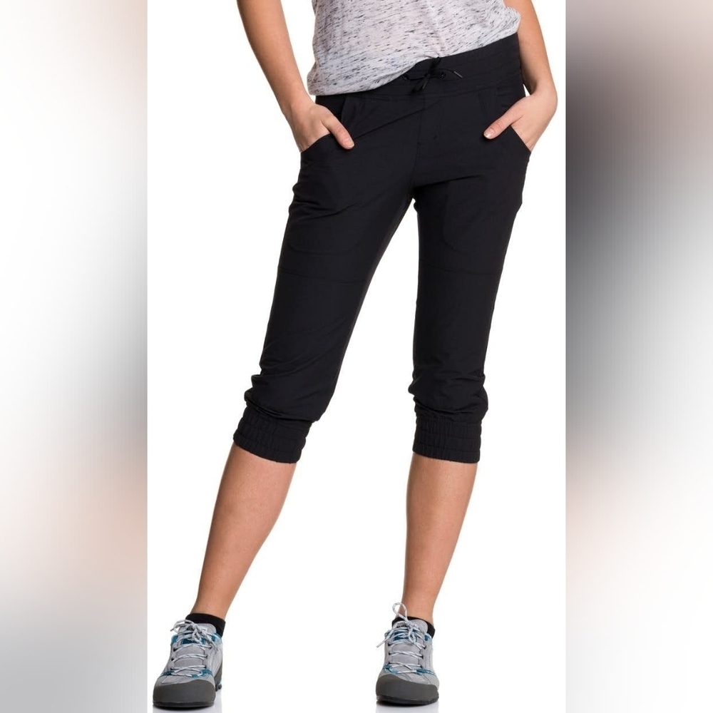 MEC capri joggers size 16